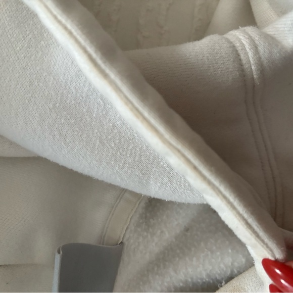 Aritzia COZY AF cropped white hoodie - Picture 7 of 7